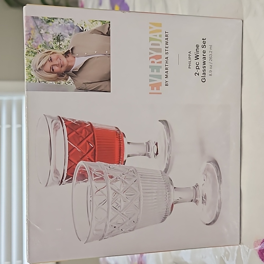 Everyday by martha Stewart wine glass